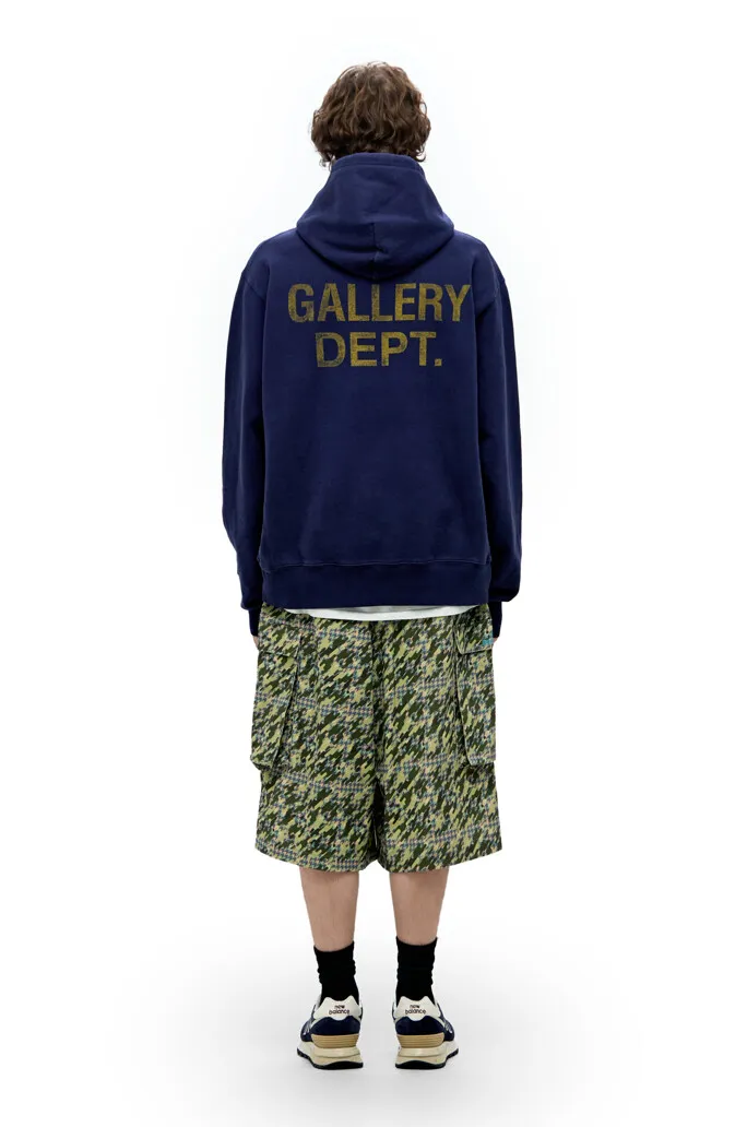 GALLERY DEPT. PAINT LOGO HOODIE/Vintage Navy Purple English graffiti distressed hoodie Purple S-XL Front panel GD ENGLISH logo Enlarged back logo Ready-to-wear belt printed with wash and distressed Made with faded distressed texture There is "Art on Display" pattern patch on the cuffs All painted by old craftsmen with splashes of ink Original mold opening Fabric custom woven and dyed Perfect reproduction of the correct version